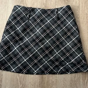 womens black and pink skirt